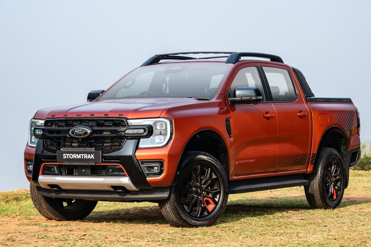 Top 10 xe xăng dầu bán chạy nhất tháng 7: Ford Ranger soán ngôi số 1 của Xpander