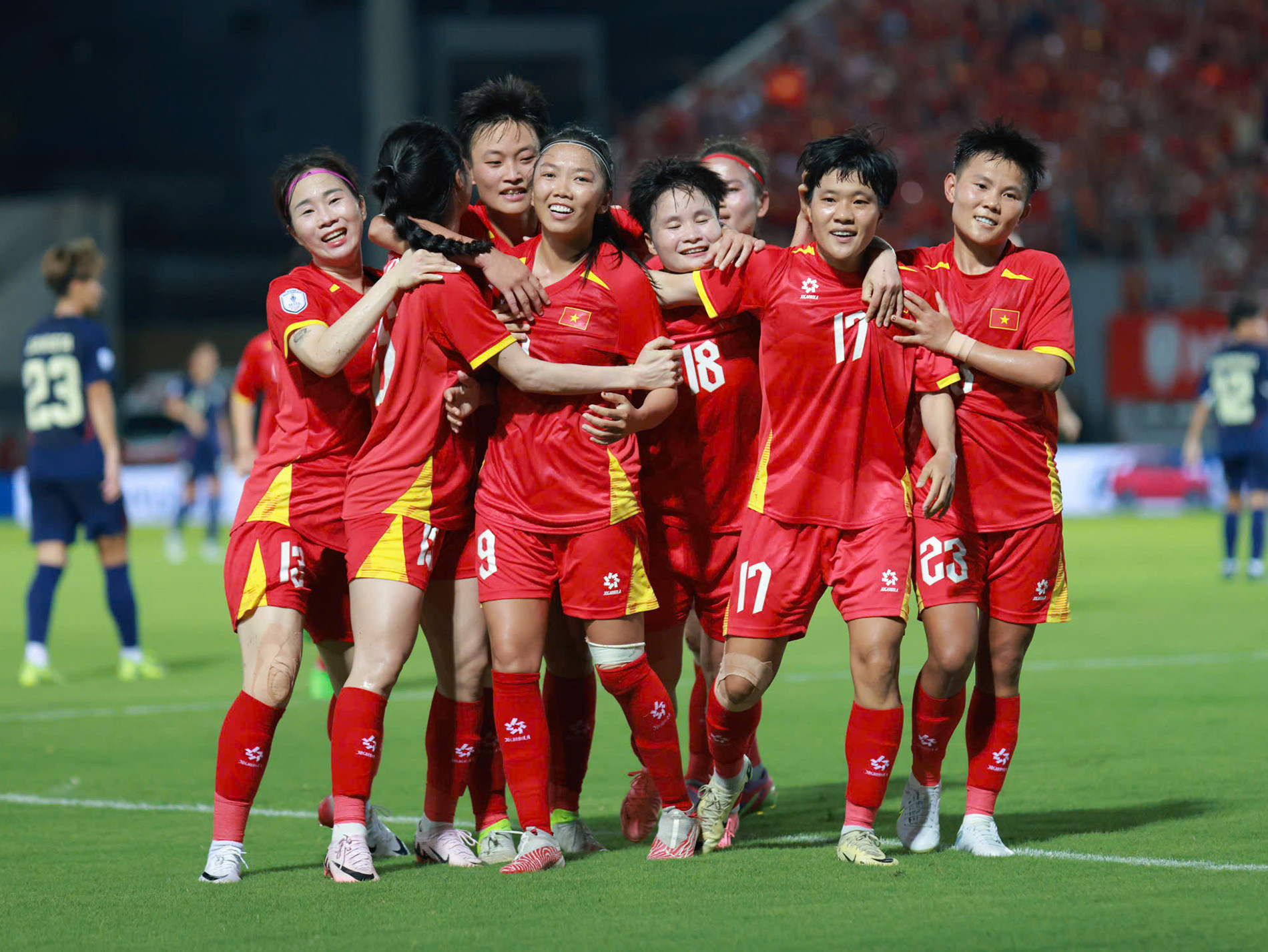 tuyen nu viet nam thai lan 1.jpg