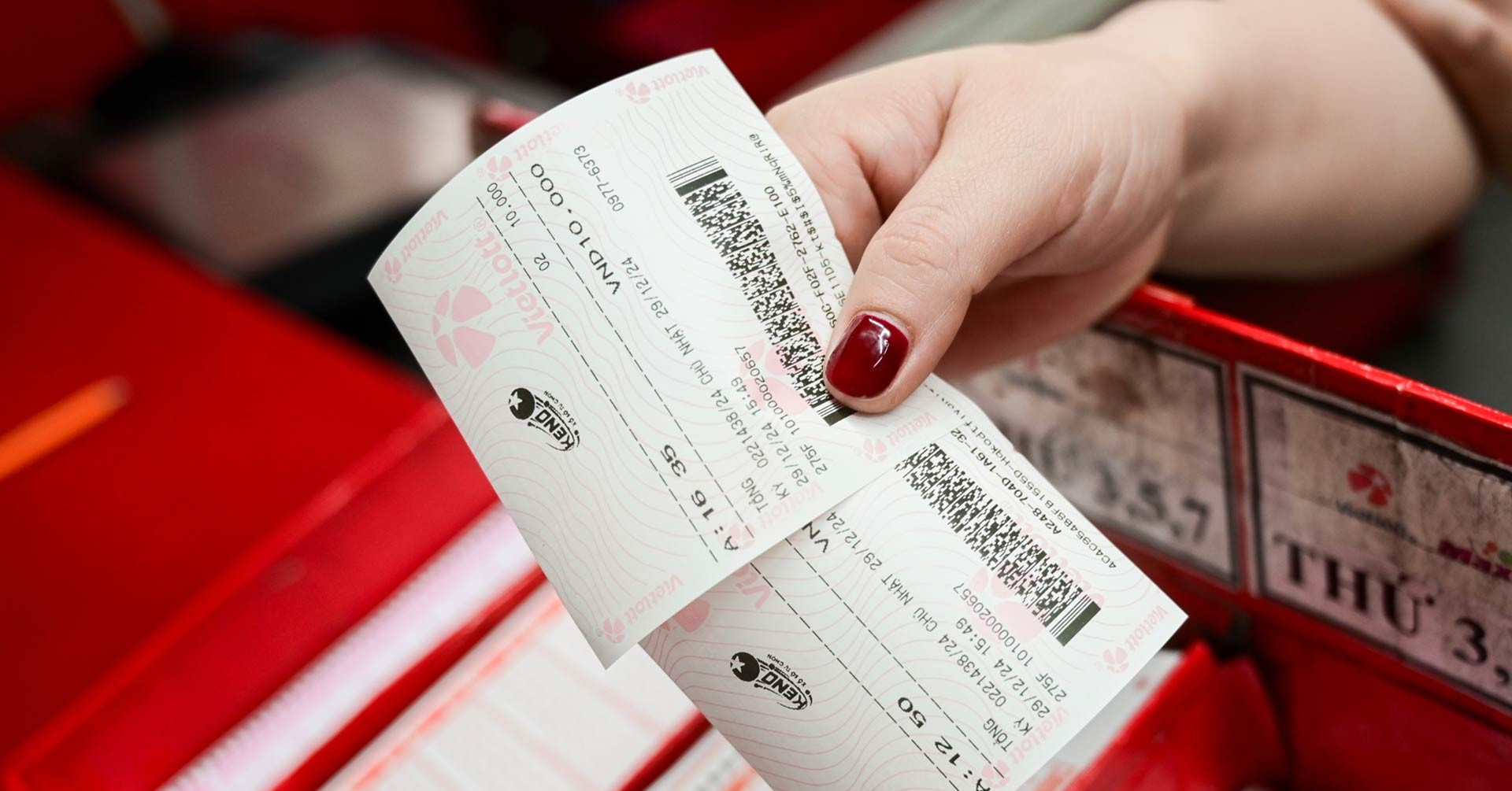 Vietlott vừa tìm thấy 2 vé số trúng giải nhất trị giá tiền tỷ