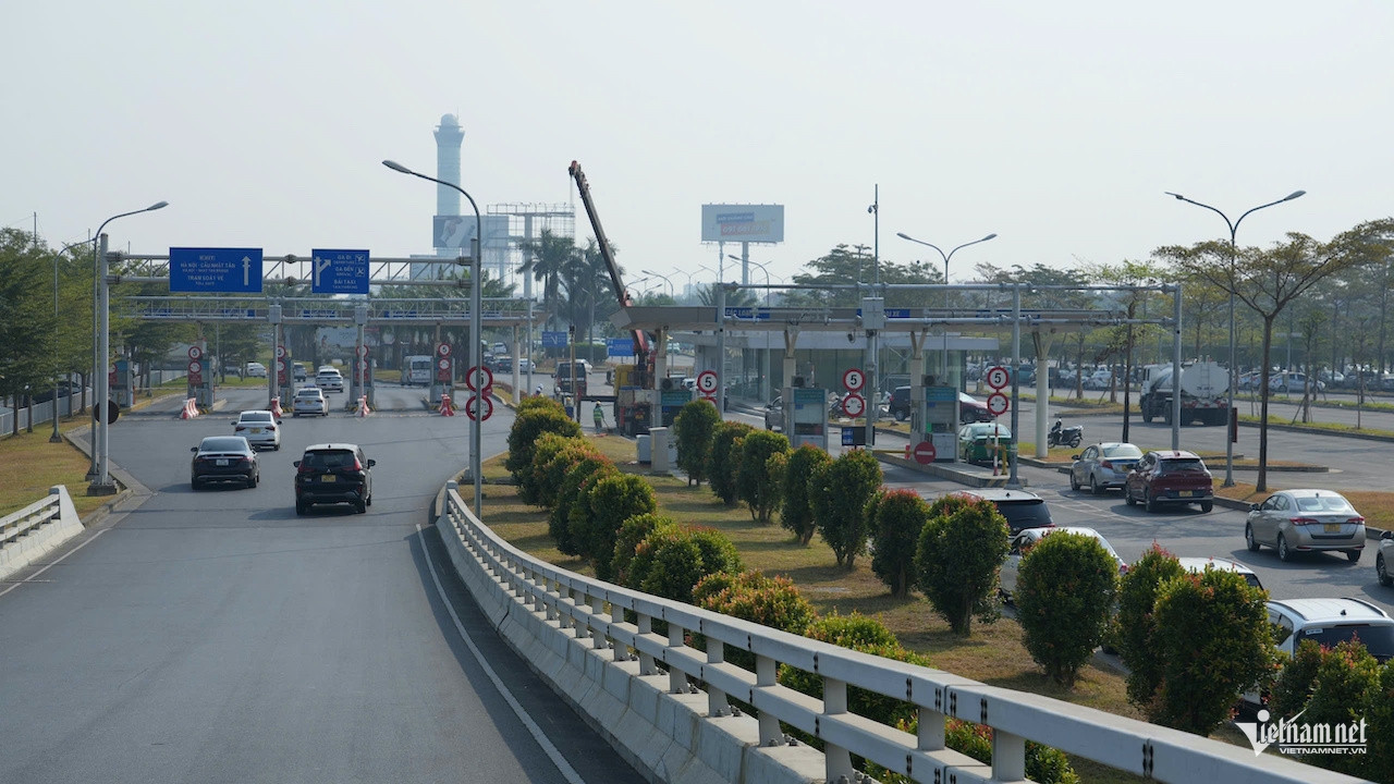 W-Cảng HKQT Nội Bài chính thức áp dụng thu phí không dừng tại tất cả các làn vào ra cả hai nhà ga (2).jpg