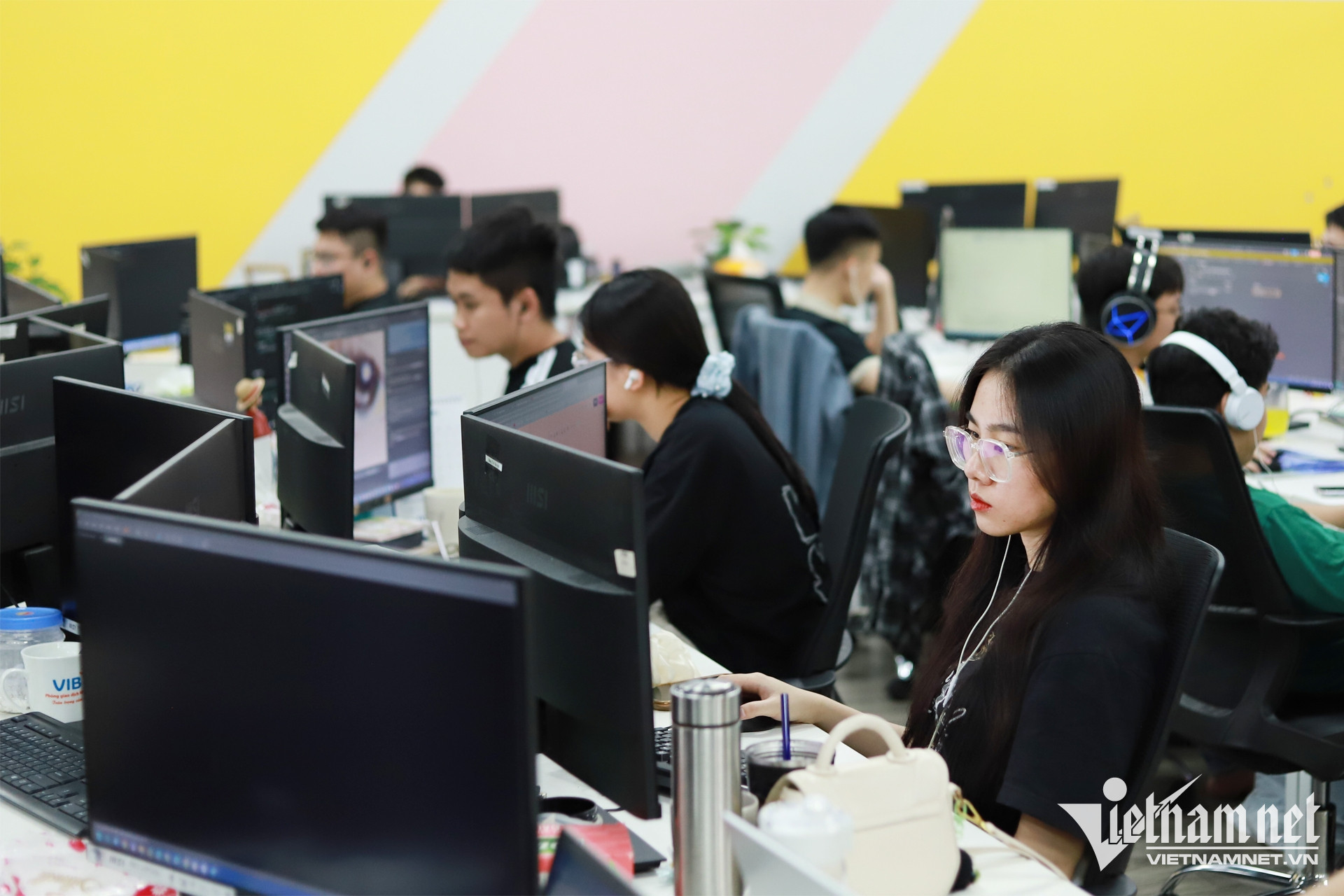 W-nhan luc an ninh mang 01.jpg