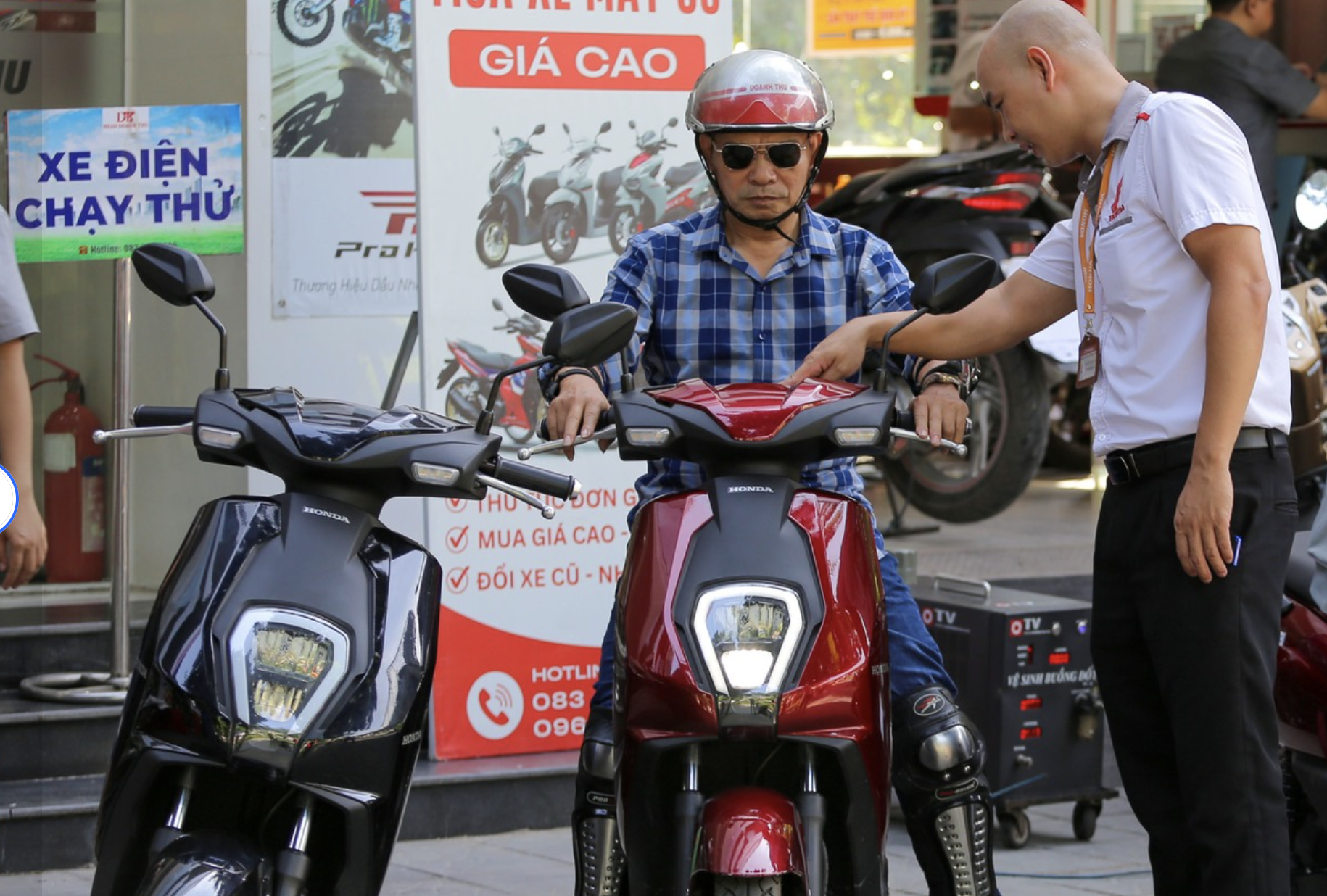 Xe May Dien Hot Nhu Honda Sh Dai Ly Day Gia Ban Chenh Cao 658
