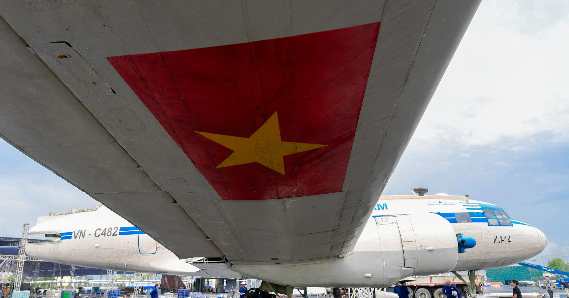 Cận cảnh khâu lắp ráp chuyên cơ từng chở Bác Hồ tại Trung tâm Triển lãm Quốc gia