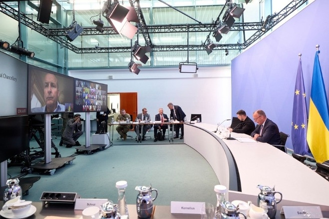 Châu Âu lên tiếng về hội đàm Trump - Putin, Nga kiểm soát thêm 2 làng ở Donetsk