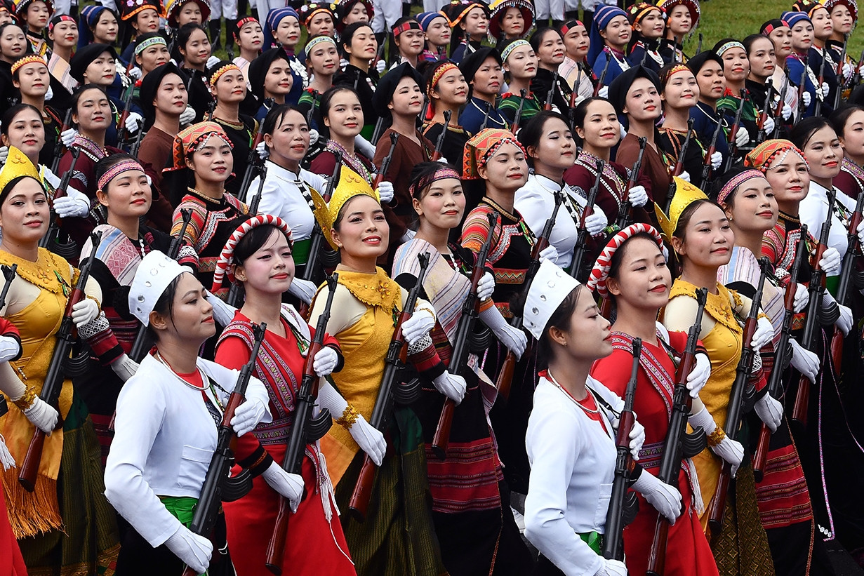 Dàn 'bóng hồng' mạnh mẽ, xinh đẹp trong hàng ngũ tập diễu binh A80