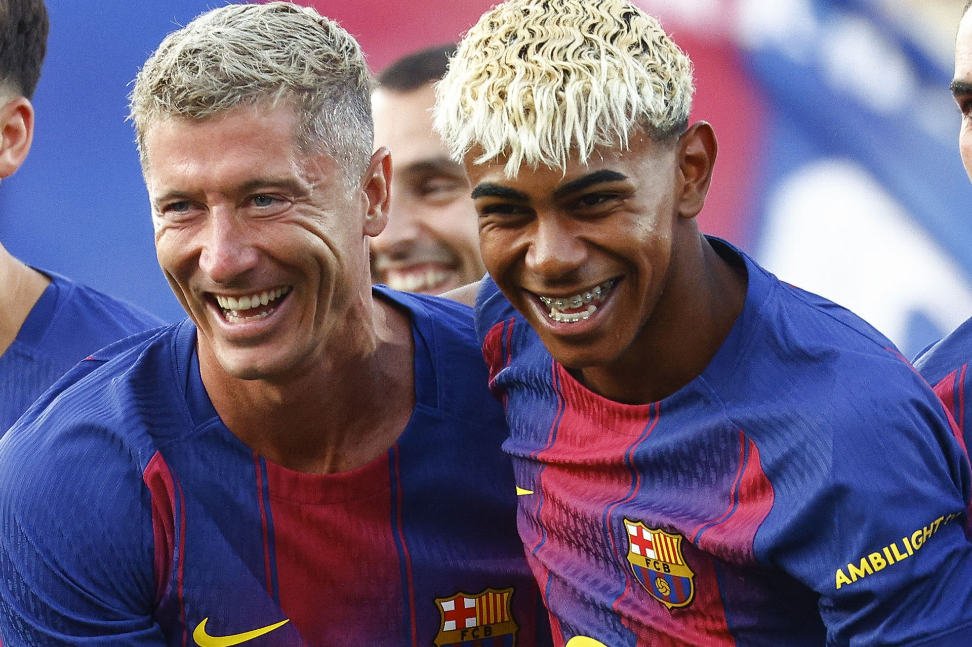 EFE - Lamine Yamal Lewandowski Barca.jpg