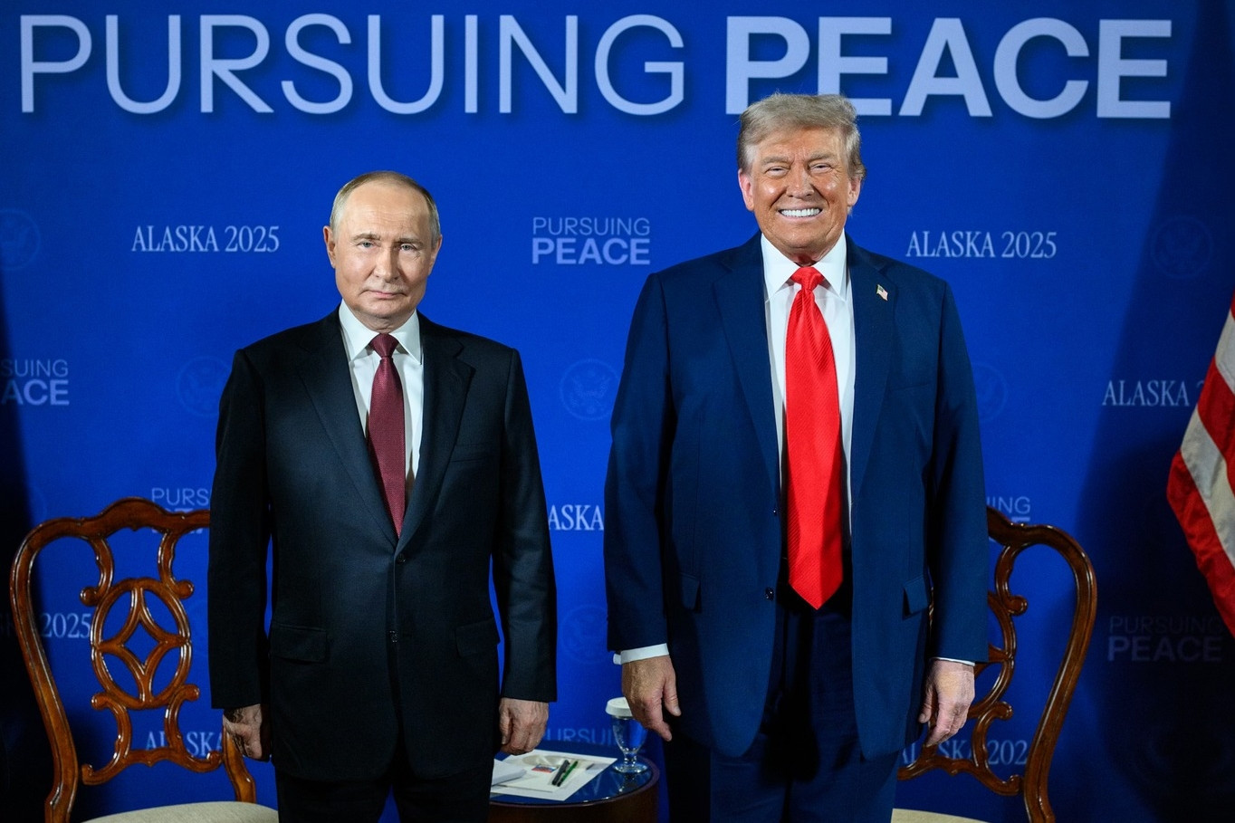 Hội nghị thượng đỉnh Trump - Putin khai mạc, đổi dạng thức họp