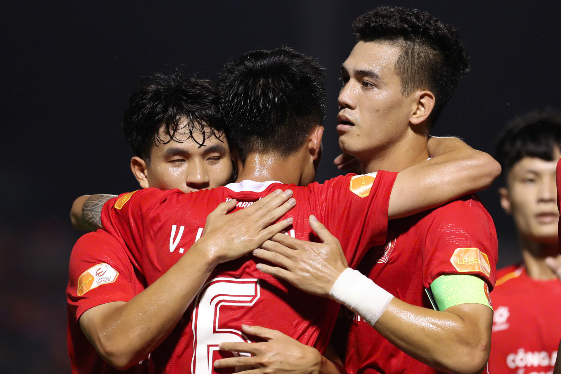 Huy Toan CAHCM Ha Noi 3.jpg