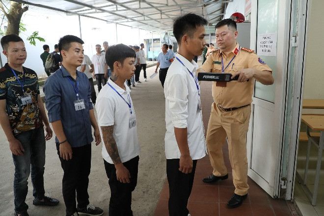 Cục CSGT: Đỗ sát hạch, đổi GPLX thành công trên hệ thống là đủ điều kiện lái xe