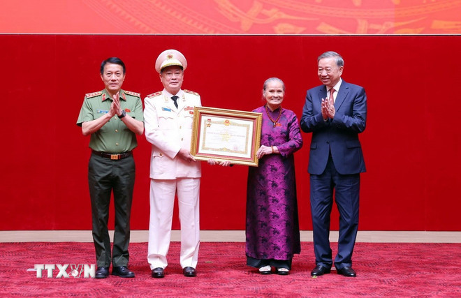 ttxvn-tong-bi-thu-cong-an-nhan-dan-1.jpg