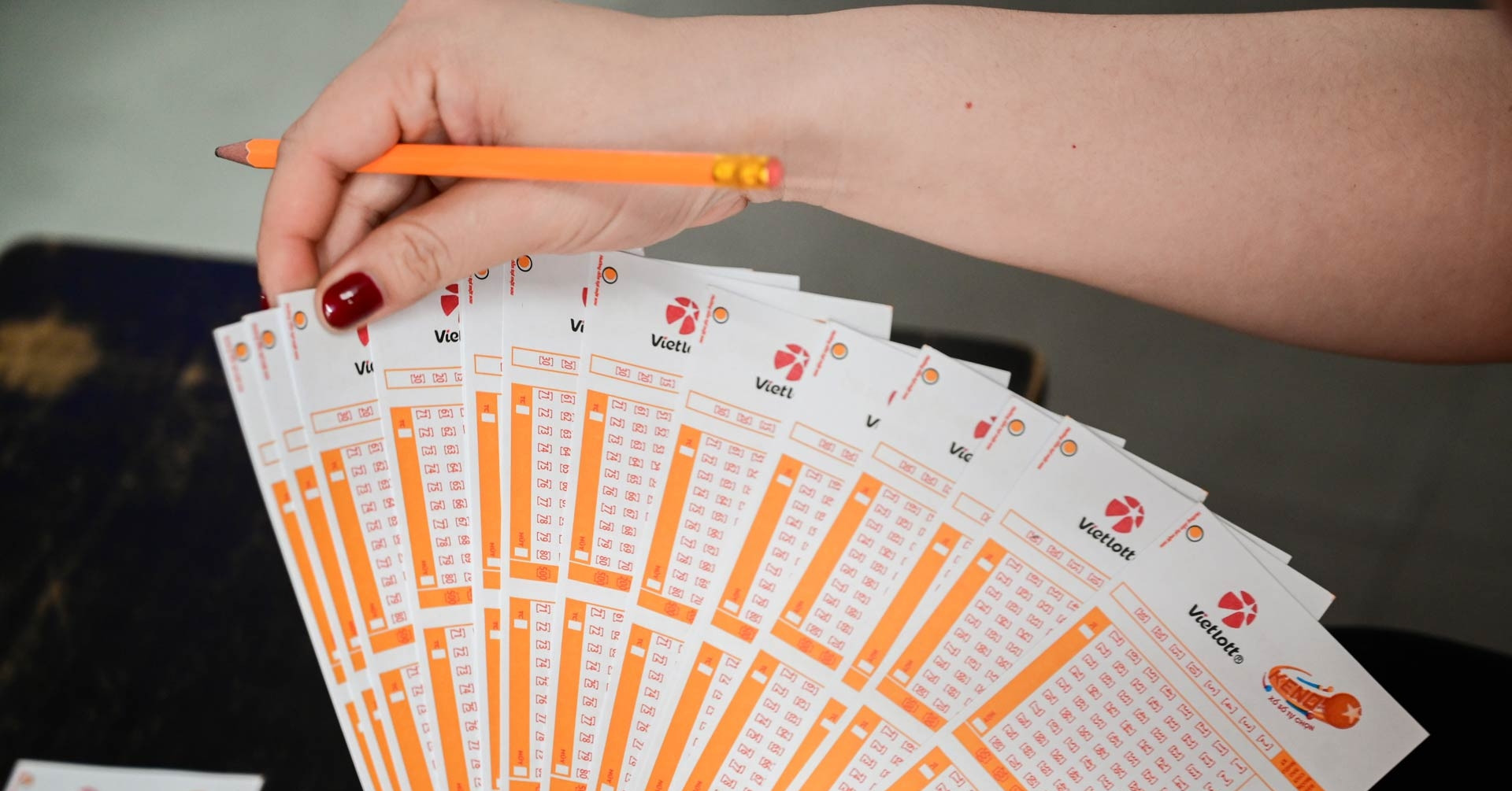 Vietlott tìm được tới 4 vé số cùng trúng độc đắc tiền tỷ