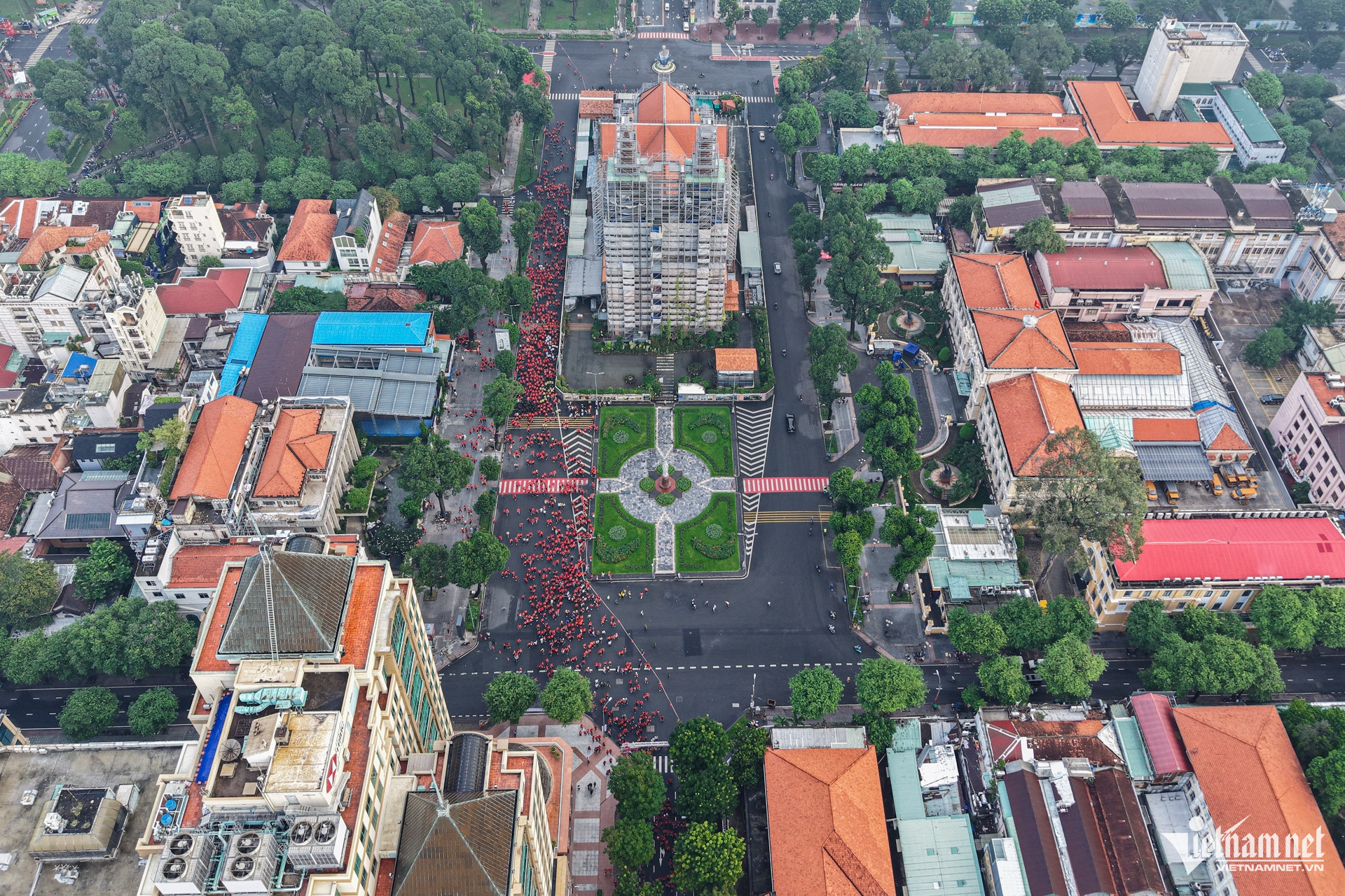 W-cờ đỏ sao vàng TPHCM 10.jpg