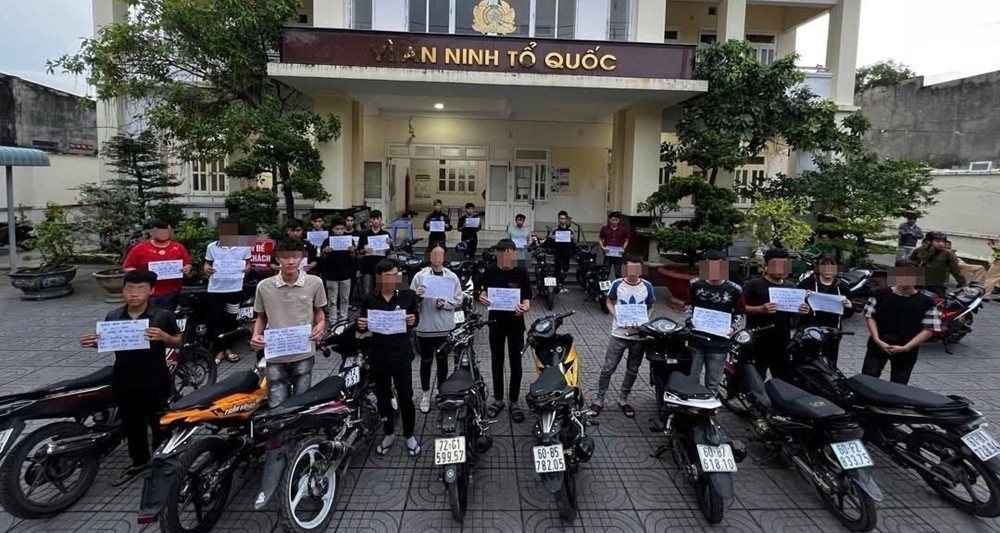 24 ‘quái xế’ che biển số để đua xe phải ‘lên phường’ lúc nửa đêm
