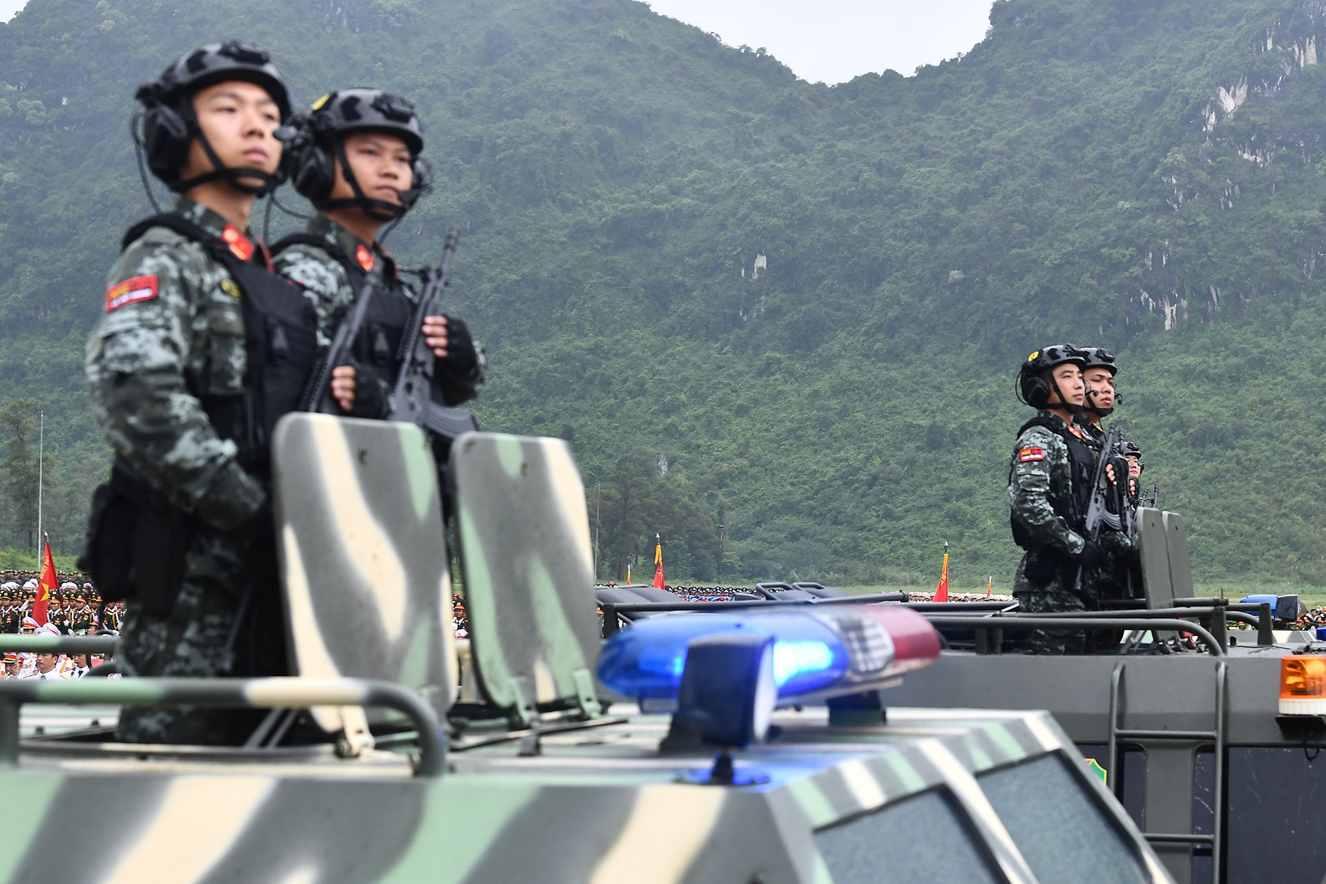 Ngắm dàn xe đặc chủng, tái hiện đoàn hộ tống nguyên thủ tại diễu binh 2/9