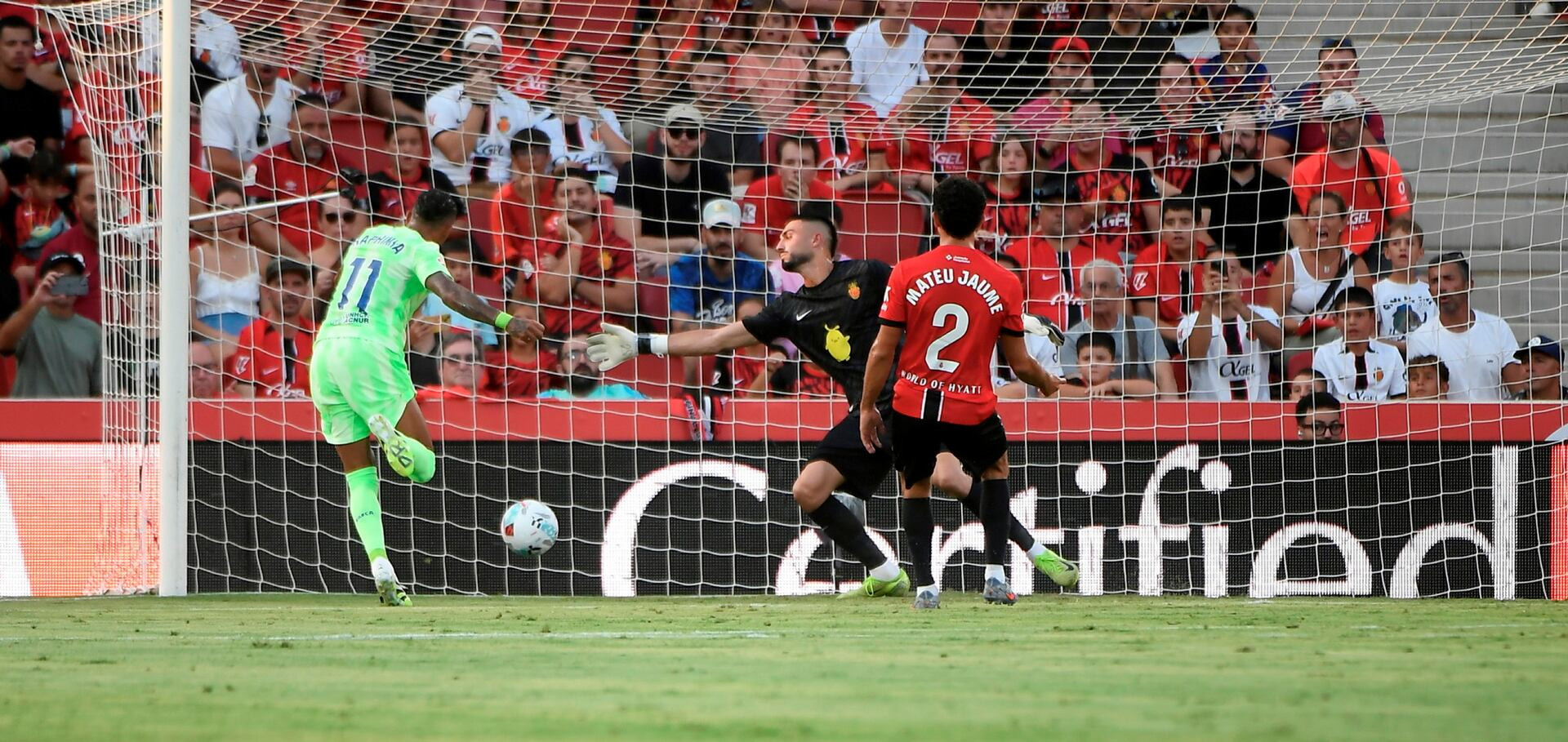 AS - Raphinha Mallorca Barca.jpg