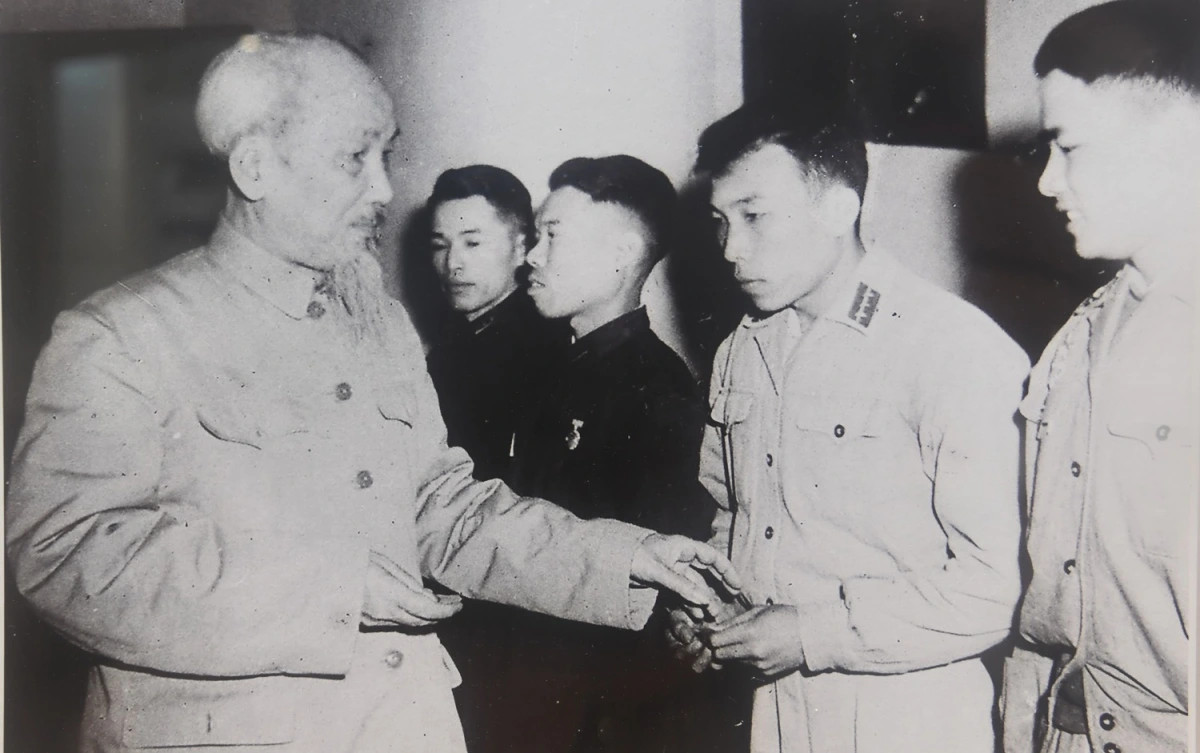 Chủ tịch Hồ Chí Minh- CAND