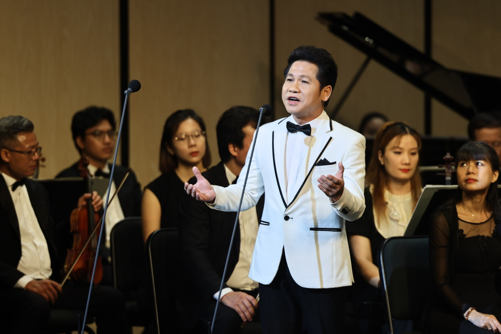 'Tiếng đàn bầu' của ca sĩ Trọng Tấn làm lay động khán giả