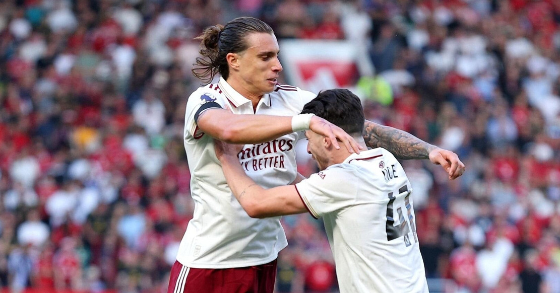 Arsenal hạ gục MU ngay tại Old Trafford
