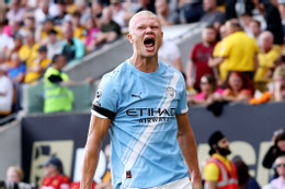Haaland lập cú đúp, Man City thắng to trận ra quân