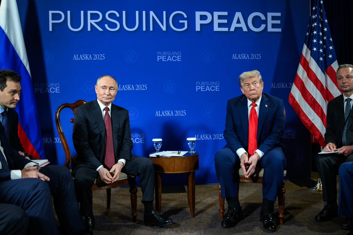 Rộ tin tài liệu hội nghị thượng đỉnh Trump - Putin bị bỏ quên ở máy in khách sạn