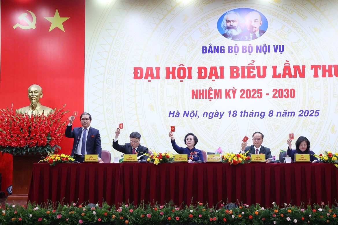 Cả nước sắp xếp, tinh giản gần 90.000 cán bộ, công chức, viên chức