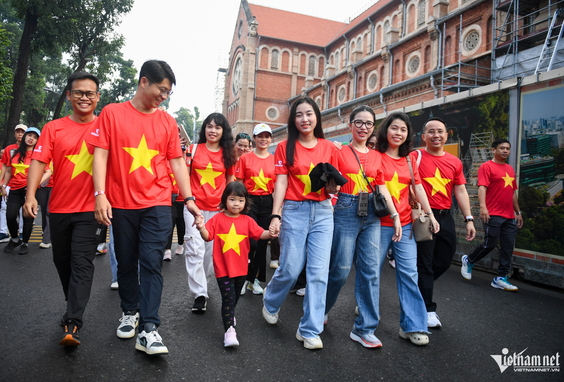 CM tháng 8