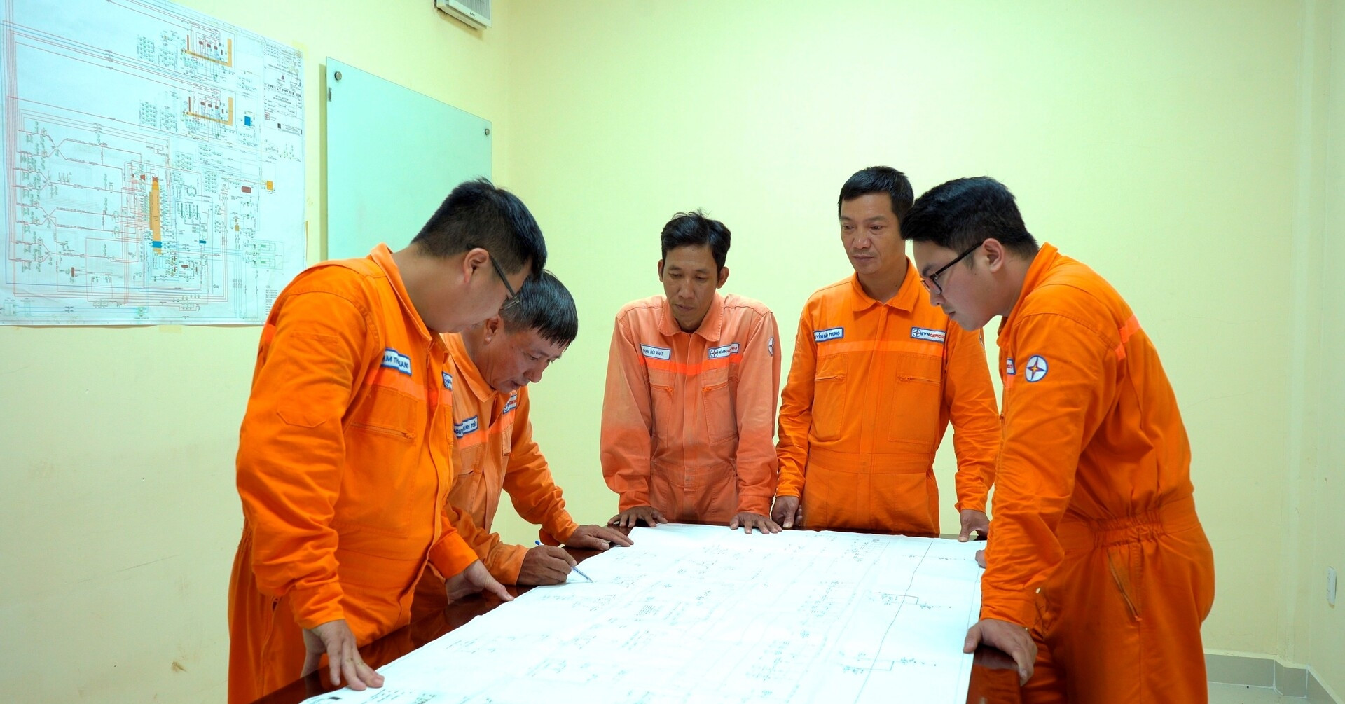 Công ty EPS hưởng ứng Chương trình ‘10.000 sáng kiến’ của EVN