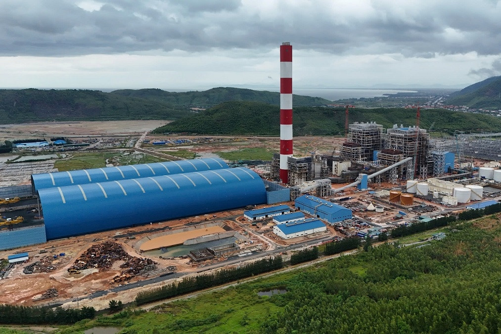 Đốt dầu lần đầu lò hơi Tổ máy số 1 Nhà máy Nhiệt điện Quảng Trạch I