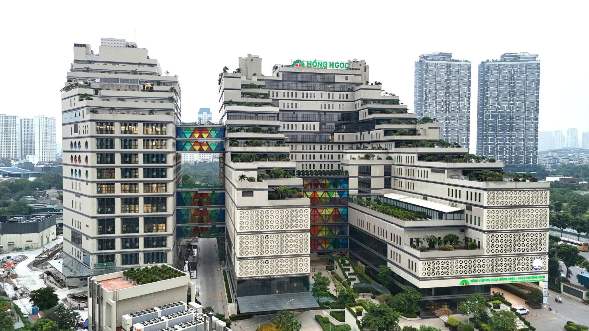 Hồng Ngọc Ảnh 5 THUMB.jpg