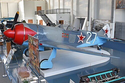 Lavochkin_La 7_’27_white’_(25168790698).jpg