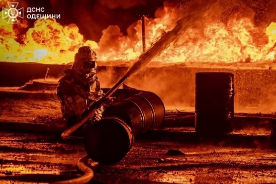 Nga tấn công ồ ạt khiến Ukraine 'rực lửa' trước thềm hội đàm Trump – Zelensky