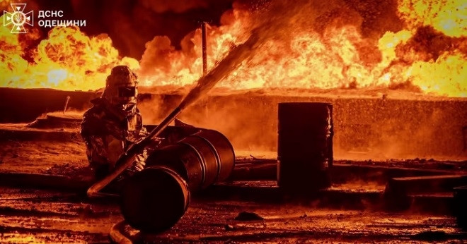 Nga tấn công ồ ạt khiến Ukraine &amp;apos;rực lửa&amp;apos; trước thềm hội đàm Trump – Zelensky