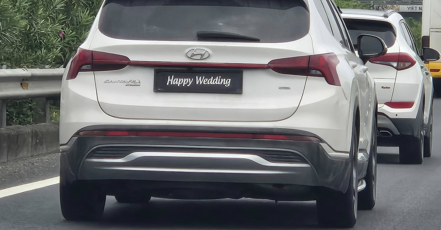 Tài xế Santa Fe che biển số gắn chữ &amp;apos;Happy Wedding&amp;apos; bị xử phạt 23 triệu đồng