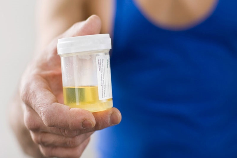 Tiểu bọt có phải suy thận?