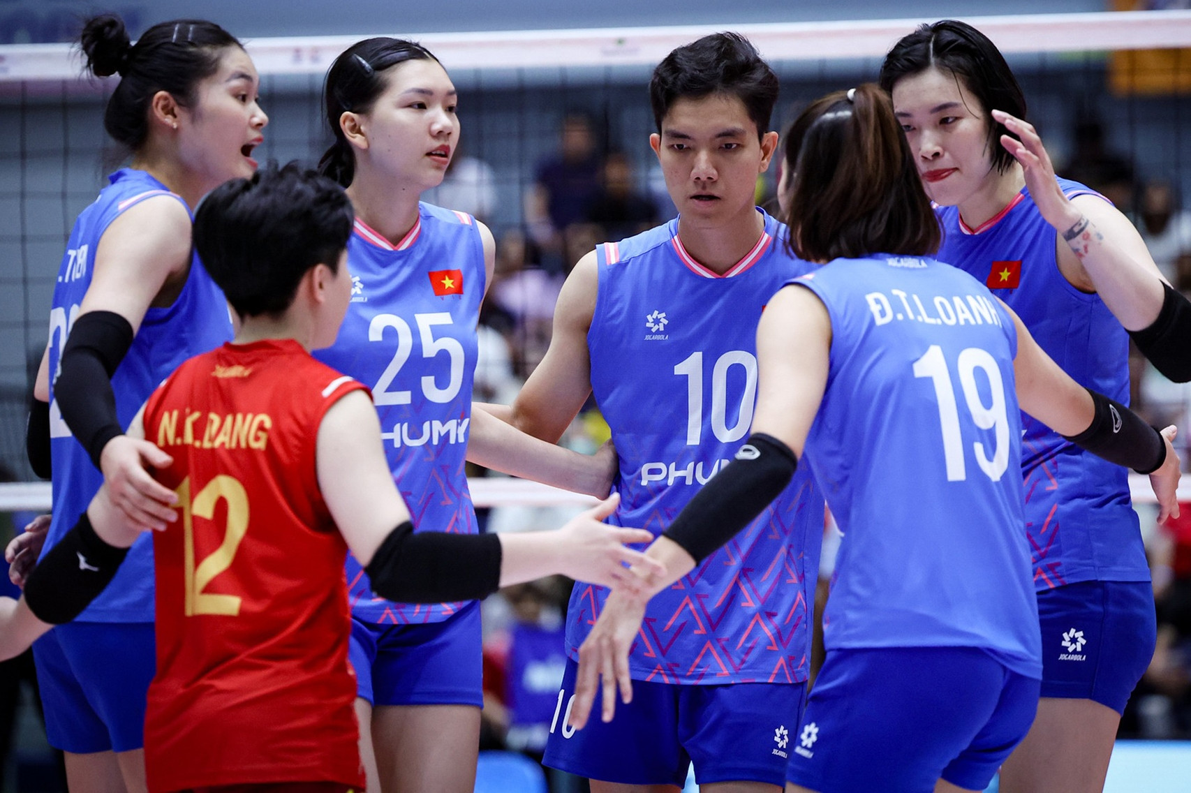 Bích Tuyền viết tâm thư, nói rõ lý do rút lui khỏi giải thế giới