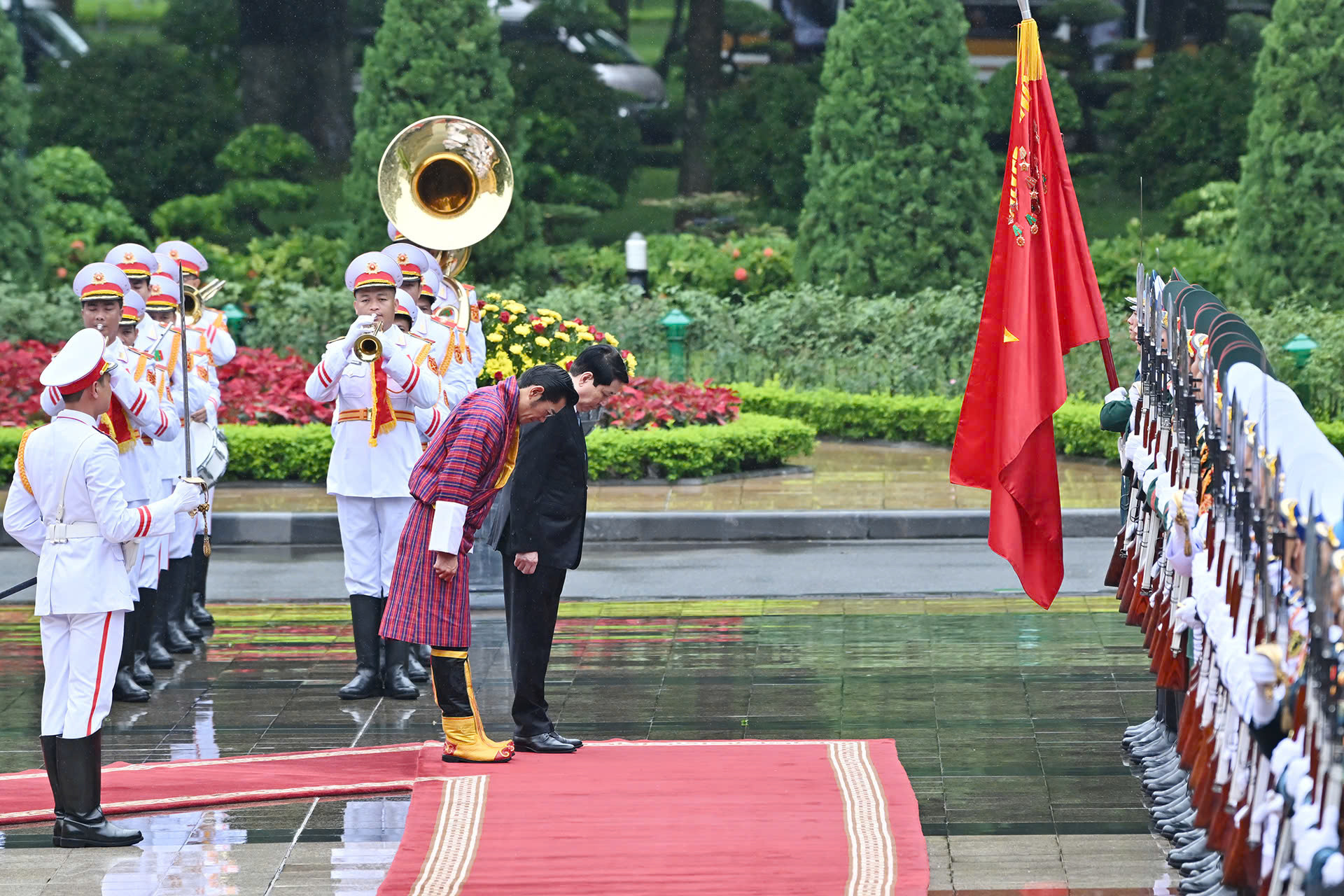 Chủ tịch nước và Phu nhân chủ trì lễ đón Quốc vương Bhutan và Hoàng hậu