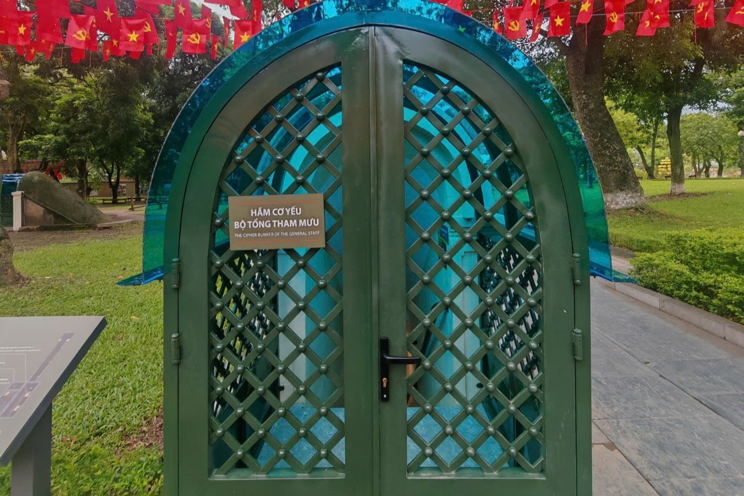 Có gì đặc biệt trong căn hầm bí mật tại Hoàng thành Thăng Long vừa được mở cửa?