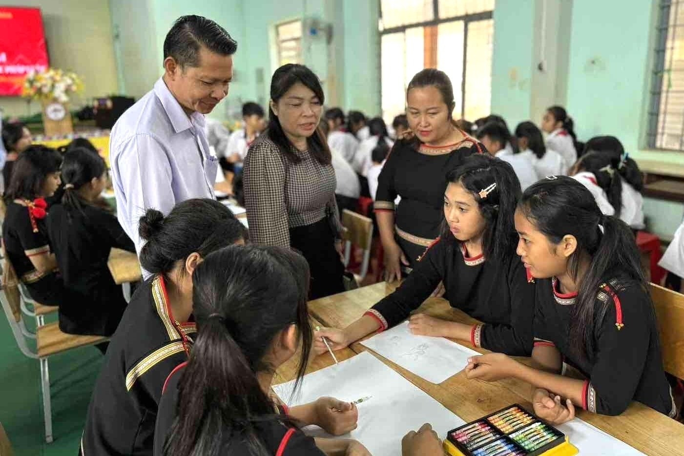 Đắk Lắk ưu tiên khai thác nguồn nhân lực trong vùng đồng bào DTTS