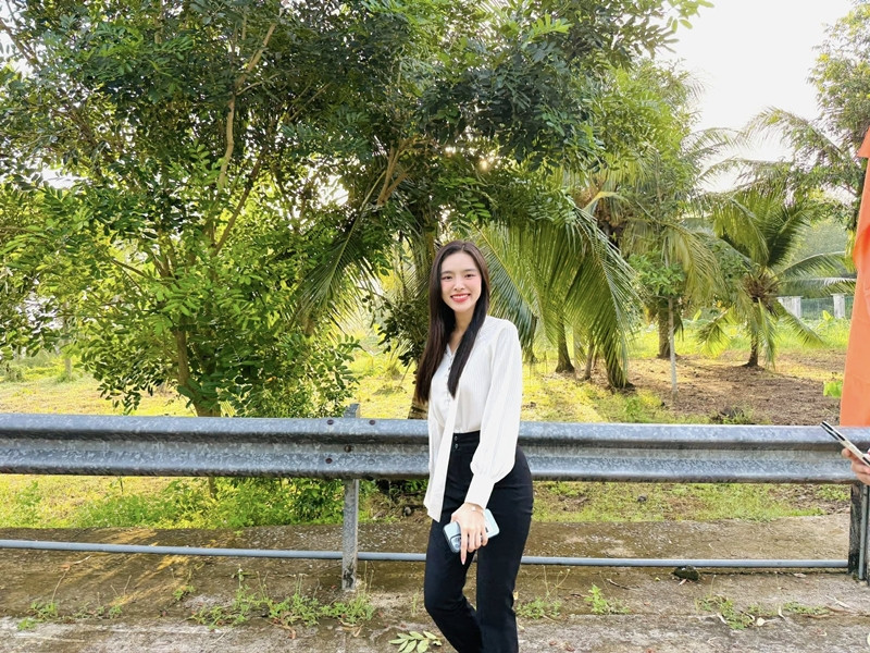 hanh nguyen.jpg