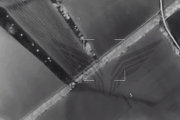 Khoảnh khắc Nga dội đạn chùm vào điểm tập kết UAV của Ukraine gần tiền tuyến