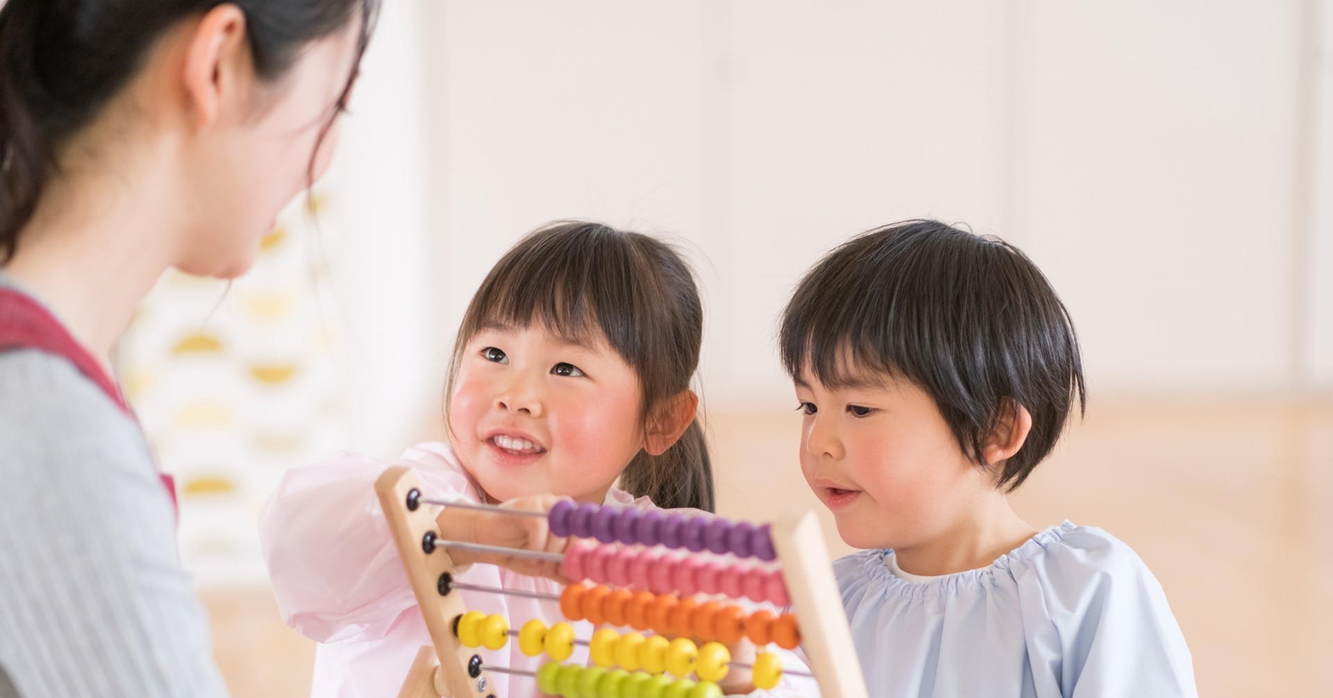 Mũi vắc xin ngừa 4 bệnh nguy hiểm giúp mẹ an tâm khi con đến trường