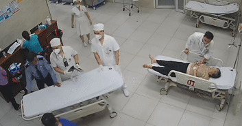 Nam thanh niên bị bạn đâm từ lưng xuyên sang bụng, thủng dạ dày