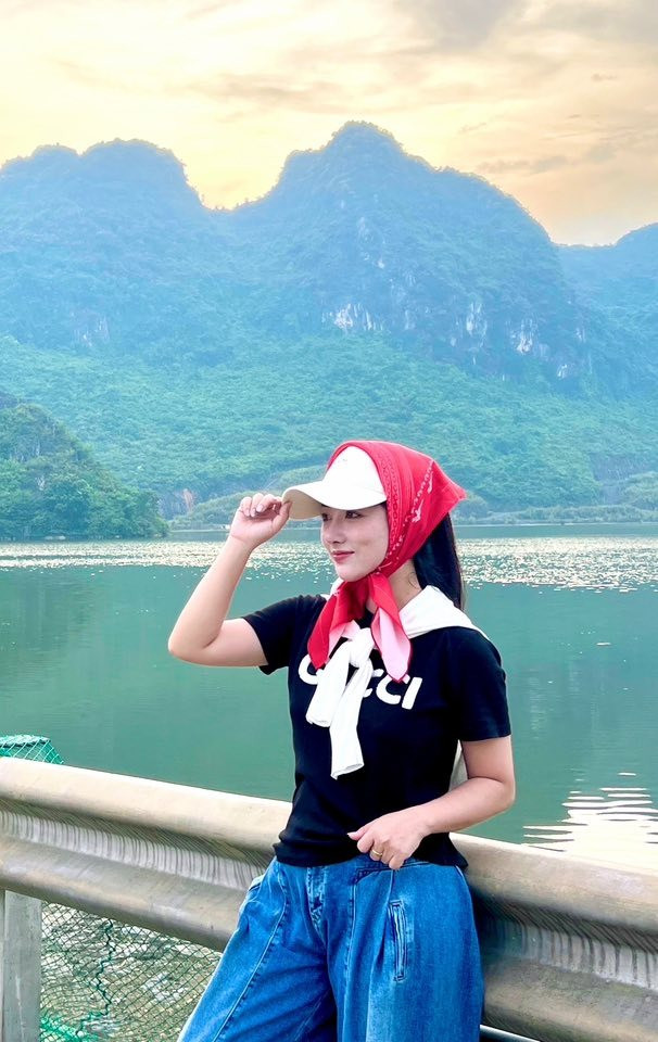ngochan3.jpeg