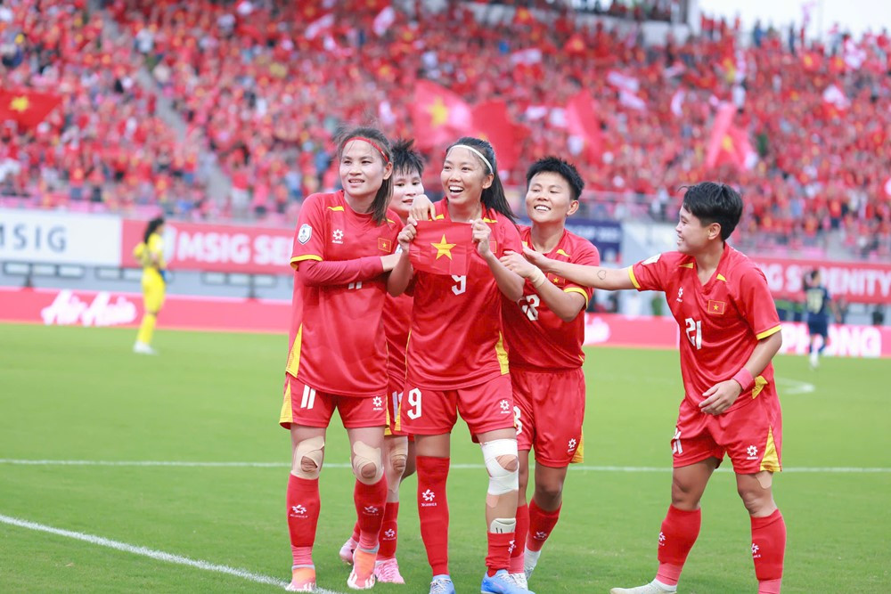 nu viet nam huynh nhu 1.jpg