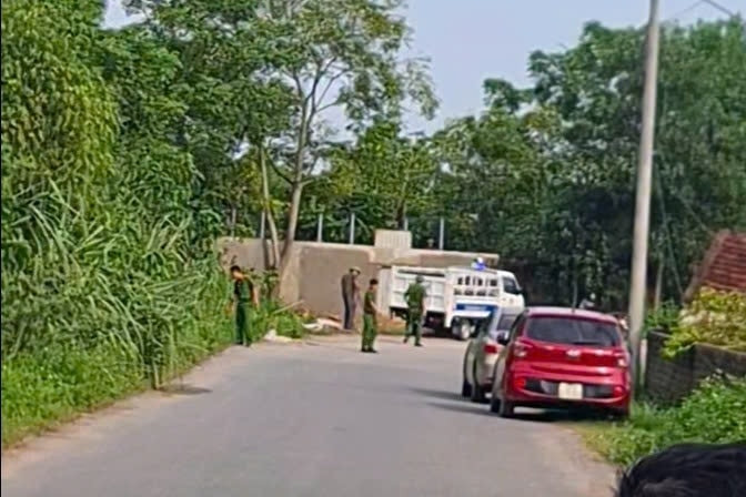 Phát hiện 2 thi thể phân hủy dưới mương nước ở Nghệ An