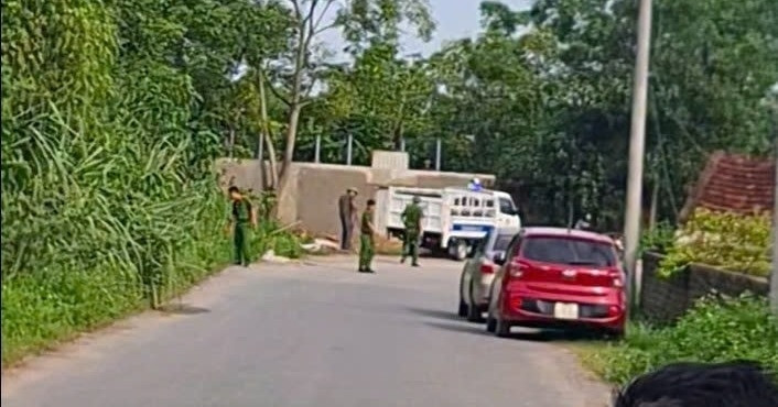 Phát hiện 2 thi thể phân hủy dưới mương nước ở Nghệ An