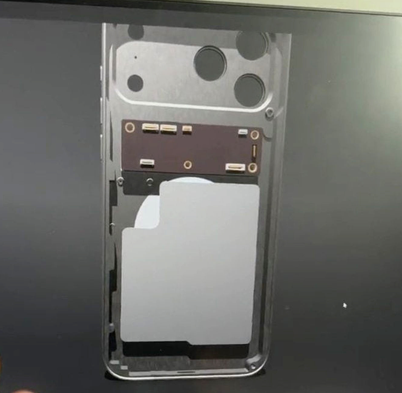Pin iPhone 17 Pro Max 1.jpg