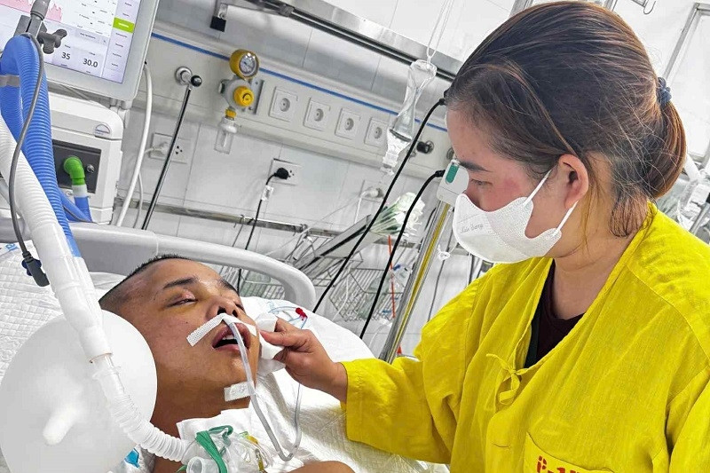 Rất cần cộng đồng giúp đỡ chàng trai 23 tuổi có nguy cơ sống đời thực vật