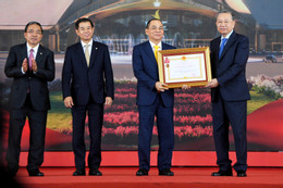Tổng Bí thư, Thủ tướng trao tặng huân chương cho các tập đoàn đóng góp đặc biệt với đất nước