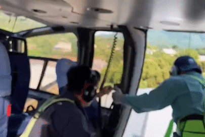 Cơ trưởng trực thăng kể phút nghẹt thở cứu 8 người mắc kẹt trong lũ dữ Sơn La